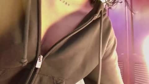 Snapshot of anais_tgn chatting on 11-15-25, 12:13 anais_tgn online show from 11-15-25, 12:13