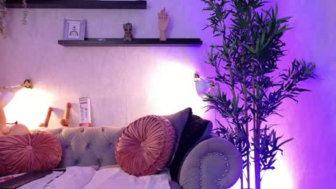 Anaise  online show from 10-21-25, 11:33