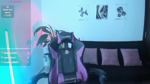      help me to get 100 thumps up  online show from 10-11-25, 12:32