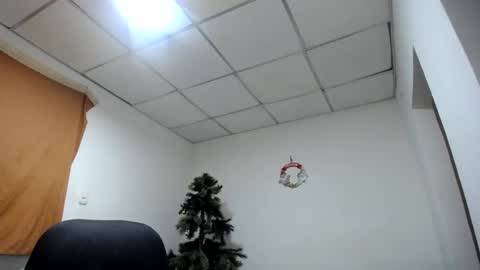 Snapshot of anal_pamela_squirt chatting on 12-19-24, 03:41 Pamela online show from 12-19-24, 03:41
