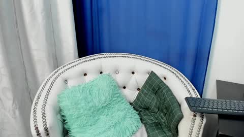 analia18  online show from 01-14-25, 11:53