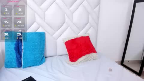 analia18  online show from 11-07-25, 01:44