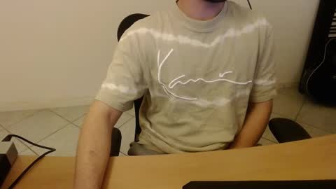 Snapshot of analo08 chatting on 02-14-25, 08:48 analo08 online show from 02-14-25, 08:48