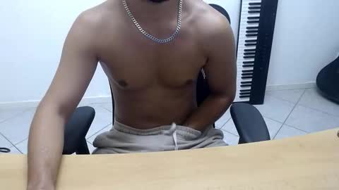 Snapshot of analo08 chatting on 09-20-25, 09:43 analo08 online show from 09-20-25, 09:43