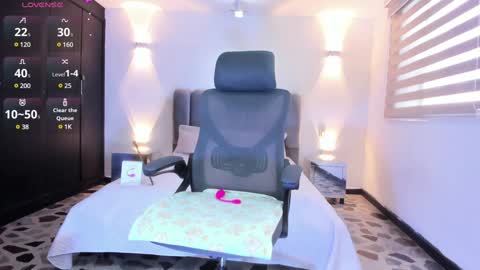 ana online show from 12-30-24, 12:09