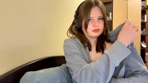 Lucy online show from 10-02-25, 04:36