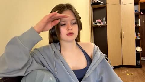 Lucy online show from 10-04-25, 04:27