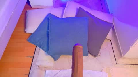 Kendra  online show from 11-13-25, 10:36