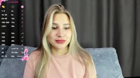 Snapshot of and1sa chatting on 11-19-25, 11:43 Andisa online show from 11-19-25, 11:43