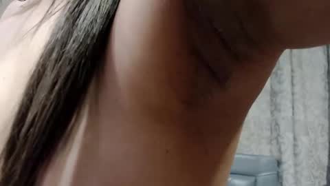 Snapshot of andre1082 chatting on 10-17-25, 04:59 Andre online show from 10-17-25, 04:59