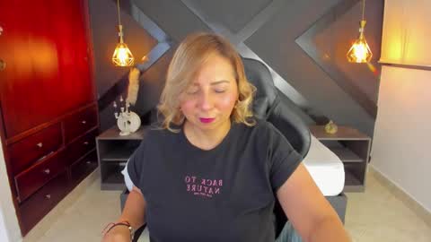 Snapshot of andre_soto_ chatting on 11-18-25, 02:28 A N D R E online show from 11-18-25, 02:28