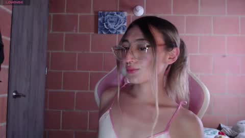 Andrea  online show from 12-15-25, 04:44