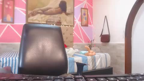 andrea ospina1 online show from 02-26-25, 08:54