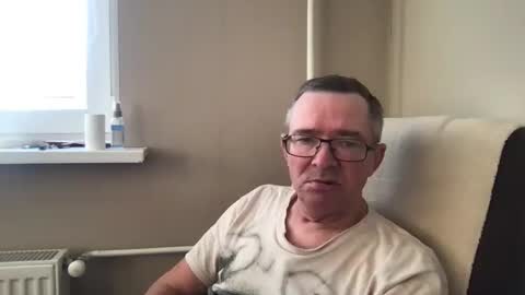 Snapshot of andreass60 chatting on 02-18-25, 06:59 andreass60 online show from 02-18-25, 06:59