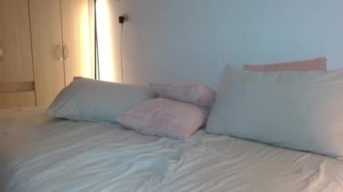 Snapshot of andreawine89 chatting on 11-21-25, 10:41 Andrea see you soon 20 january 300 pm GMT 5 online show from 11-21-25, 10:41