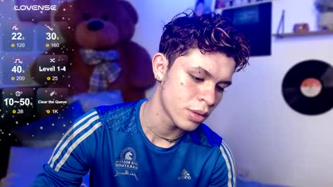 Snapshot of andreewwolffman chatting on 02-07-25, 12:31 Andrew online show from 02-07-25, 12:31