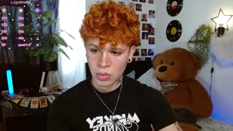 Snapshot of andreewwolffman chatting on 09-20-25, 08:32 Andrew online show from 09-20-25, 08:32