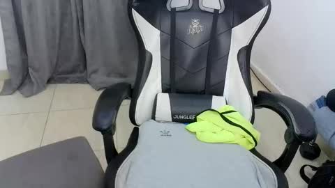 andres180950734 online show from 01-17-26, 11:26