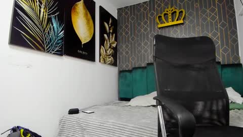 insta andres clark  online show from 02-08-26, 04:54