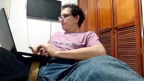 andresfloga online show from 11-14-25, 03:27