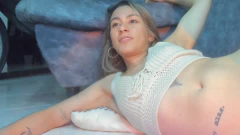 Isa  --------- online show from 03-09-25, 12:00