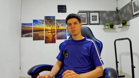 andrew_2811 online show from 01-07-26, 04:15