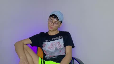 andres online show from 11-28-25, 04:04