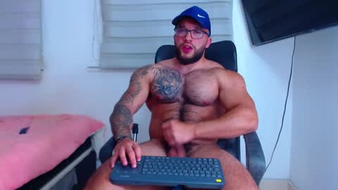 Snapshot of andrew_holden__ chatting on 01-30-25, 11:45 andrew_holden__ online show from 01-30-25, 11:45