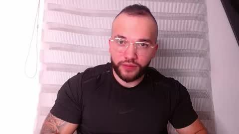 Snapshot of andrew_holden__ chatting on 10-31-25, 12:11 andrew_holden__ online show from 10-31-25, 12:11