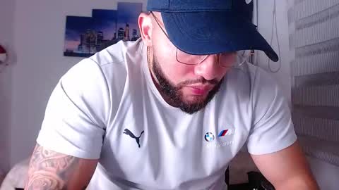 Snapshot of andrew_holden__ chatting on 11-21-25, 11:47 andrew_holden__ online show from 11-21-25, 11:47