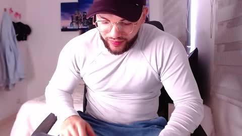 andrew_holden__ online show from 01-08-26, 10:45