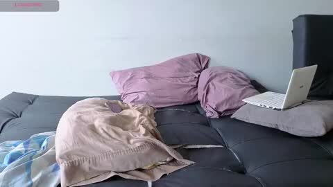 Snapshot of andrew_hot_999 chatting on 10-25-25, 12:23 Andrew online show from 10-25-25, 12:23