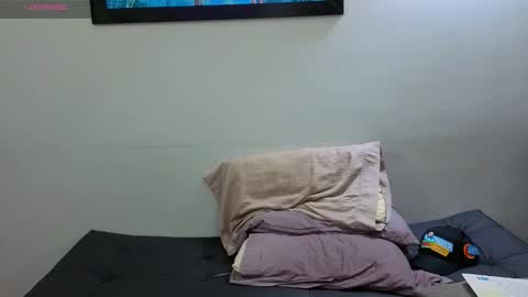 Snapshot of andrew_hot_999 chatting on 10-29-25, 02:25 Andrew online show from 10-29-25, 02:25