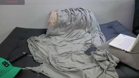 Snapshot of andrew_hot_999 chatting on 10-31-25, 01:50 Andrew online show from 10-31-25, 01:50