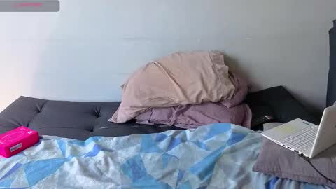 Snapshot of andrew_hot_999 chatting on 11-01-25, 06:43 Andrew online show from 11-01-25, 06:43