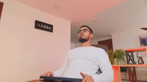 ANDREW WEST online show from 01-18-26, 05:17