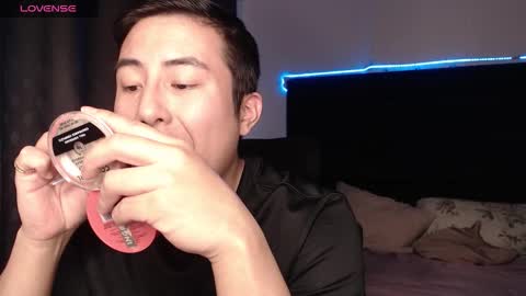 andrewmhilton_ online show from 01-11-26, 06:40