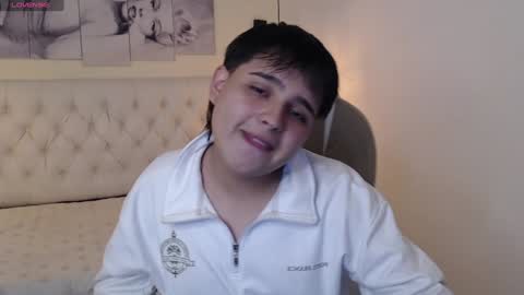 Snapshot of andrewsmile_ chatting on 01-10-25, 03:18 ANDREW online show from 01-10-25, 03:18