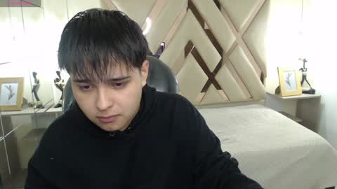 Snapshot of andrewsmile_ chatting on 01-16-25, 12:20 ANDREW online show from 01-16-25, 12:20