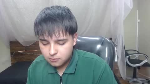 Snapshot of andrewsmile_ chatting on 02-02-25, 12:57 ANDREW online show from 02-02-25, 12:57