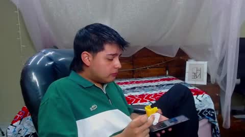 Snapshot of andrewsmile_ chatting on 02-09-25, 12:19 ANDREW online show from 02-09-25, 12:19