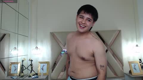 Snapshot of andrewsmile_ chatting on 02-15-25, 06:44 ANDREW online show from 02-15-25, 06:44