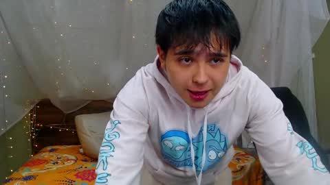 Snapshot of andrewsmile_ chatting on 02-26-25, 12:03 ANDREW online show from 02-26-25, 12:03