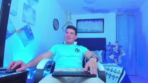 Snapshot of andrewstelee chatting on 02-26-25, 02:59 andrewstelee online show from 02-26-25, 02:59