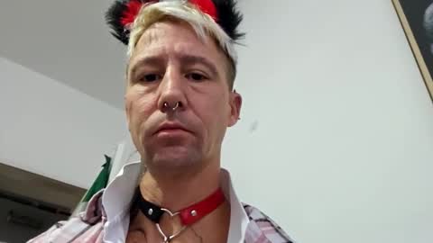 Snapshot of andrewsu1986 chatting on 11-25-25, 09:20 andrewsu1986 online show from 11-25-25, 09:20