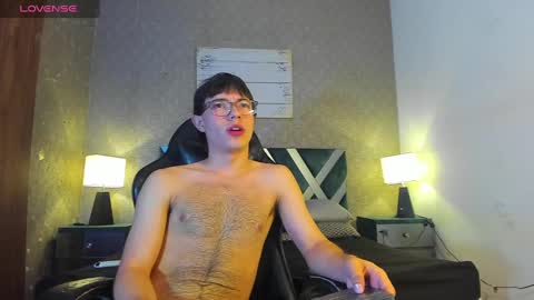 Snapshot of andreww_whitee chatting on 12-05-24, 10:01 AndreW White online show from 12-05-24, 10:01