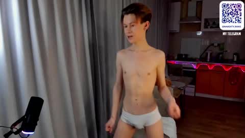 Snapshot of andrewwcarter2 chatting on 02-15-25, 06:23 Andrew online show from 02-15-25, 06:23