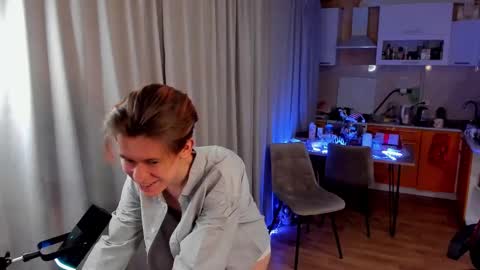 Snapshot of andrewwcarter2 chatting on 03-07-25, 07:49 Andrew online show from 03-07-25, 07:49