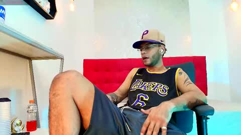   online show from 10-11-25, 08:40