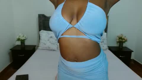 Snapshot of andrienna chatting on 11-18-25, 05:28 Anna online show from 11-18-25, 05:28